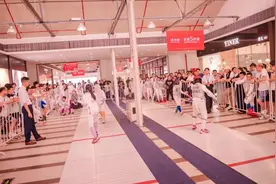 青少年比赛走出体育馆走进热闹商场，体商旅结合“全家来赛”激发新活力图片