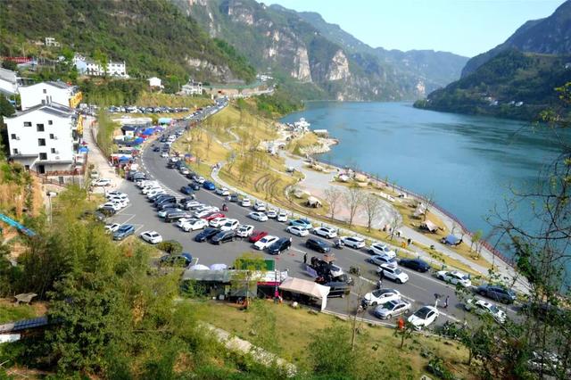 一条公路，改变了宜昌这些小镇的命运