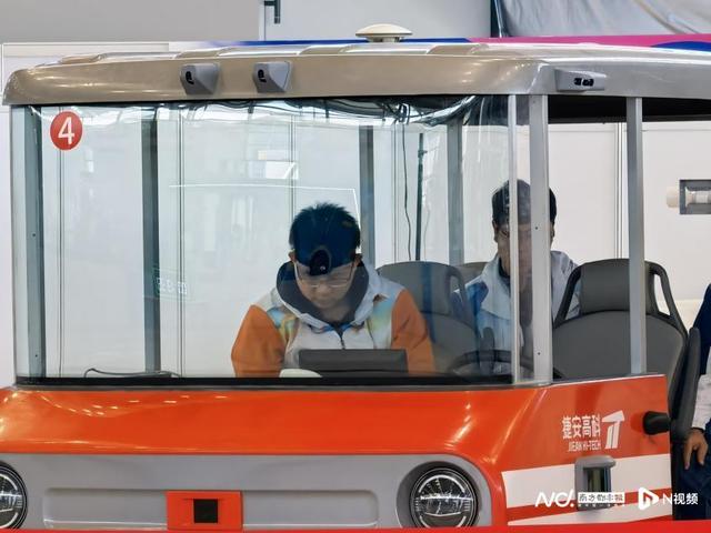 给机器人装眼睛、为网联车当医生 从国赛看广东就业新空间