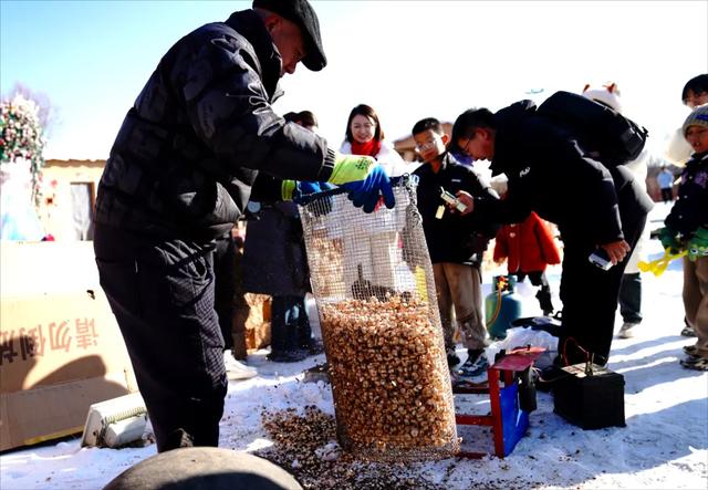 鄂尔多斯“雪村”今日“沸腾”!吃美玩疯乐翻,明天继续嗨!