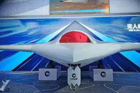 中国航展｜隐身作战、挂满炸弹，“彩虹”无人机惊艳亮相图片