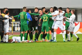 亚冠赛场上演“全武行”，中国足协对浙江队与武里南联的冲突做出回应图片