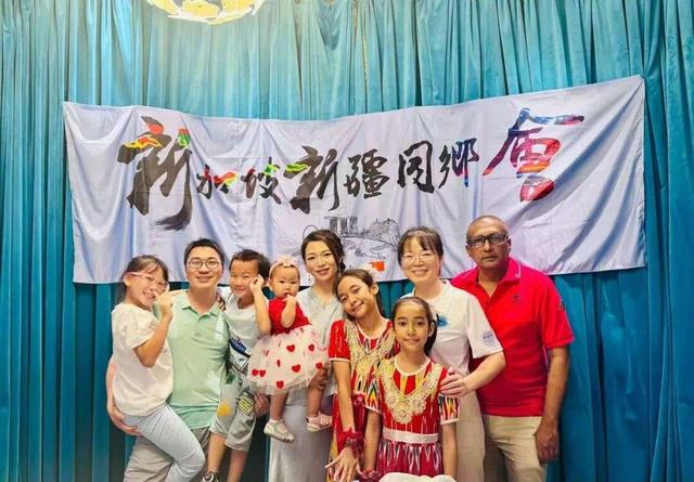 从天山到新加坡河畔，这届新疆老乡把“团圆”拿捏了！
