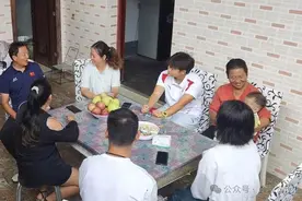 15岁奥运冲浪选手杨思琪回到凉山会理：已6年没回家乡，寄语山里的孩子坚持梦想图片