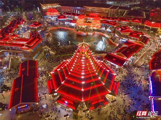 【每日一图@湖南】国庆夜游鹤城区，遇见福地怀化的浪漫