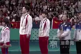 热闻|“莎头”组合问鼎混双冠军，王楚钦的球拍却被摄影师踩断了！图片