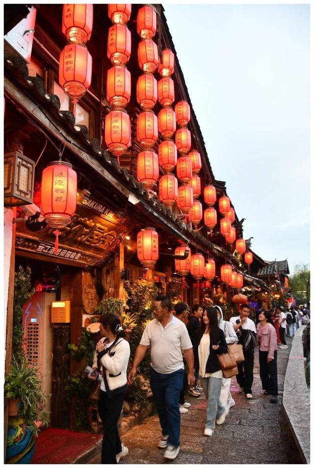 七彩云南之十三：夜走丽江古城 心中五味杂陈