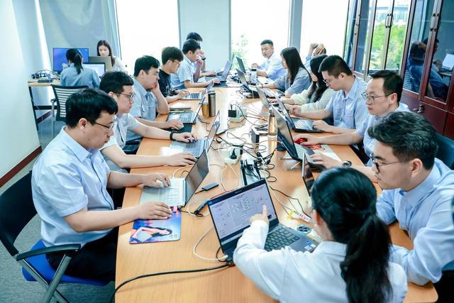 潮声丨当发电“巨无霸”装上AI“超脑”……