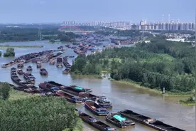 京杭运河江苏邳州段滞留船舶今起放行图片
