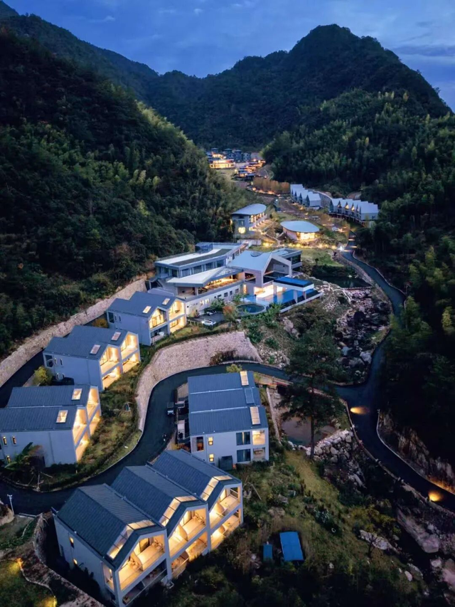 10分钟直线穿越，三清山港首索道这条“捷径”太香了