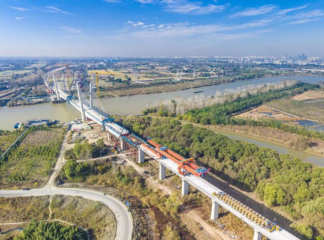 必须充分挖掘经济潜能——学习领会“五个必须”做好明年经济工作