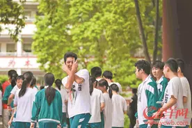 广州中考首日语文物理化学考得如何，考生们这样说：试题灵活多变 三科难度不一图片