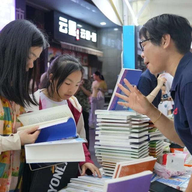 共赴一场滨海文化之约｜2025年“蚝美钦州 书香河海”文化市集即将启幕