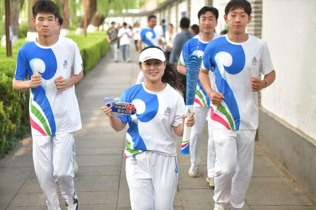 “千泉之城，涌动不息”，“泉炬”传递巡礼名泉传递泉水文化