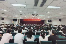 院长当班主任 校内校外双导师  西华师大新文科实验班和基地班探索教育新模式图片