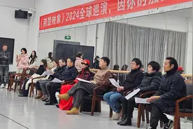 舞蹈艺术家杨丽萍走进湖北高校指导《荆楚映象》图片