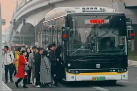 地铁到站、公交到家：成都新开27条地铁接驳公交线图片