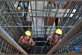 深圳在建第一高楼向城市天际线加速攀升图片