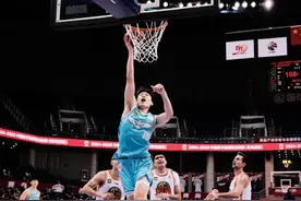 “二年级生”追梦有底气——专访中国男篮年轻国手杨瀚森图片