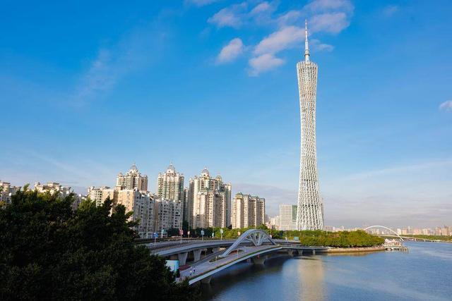假期休闲好去处！广州塔滨水大台阶变身“缤纷粤秀台”，黄埔涌步……