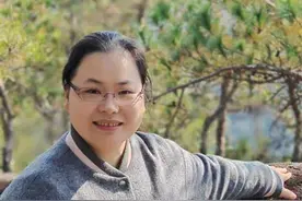 因材施教，这位老师花式鼓励每个学生“跳起来摘苹果”图片