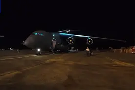 中国国际救援队搭乘运-20抵达缅甸 深夜展开救援图片