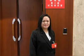 【两会进行时】人大代表杨丽娟建议：完善基础设施 解决残疾人出行难图片