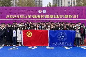 山东外事职业大学志愿者助力2023年U系列田径联赛资格赛图片