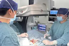 湘雅二医院在治疗颈动脉狭窄疾病方面有了新方案图片