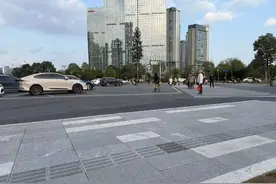 畅通又安全！成都科华南路锦悦东路路口实施 “微改造”图片