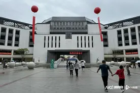 华附知识城校区今年招8个高一班，其中4个为特色班图片