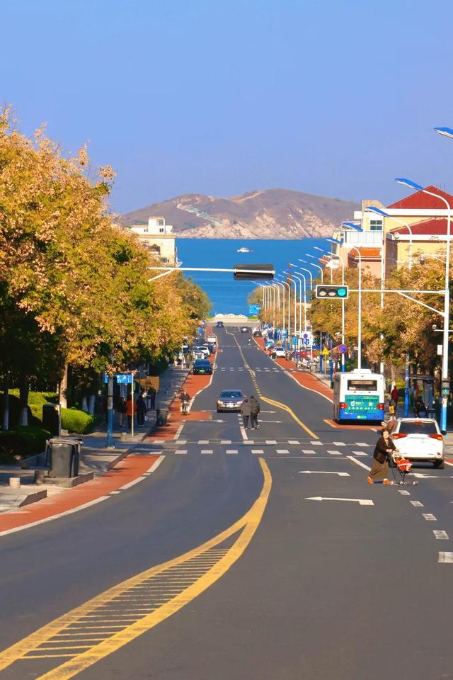 威海“封神”机位！走在路上一回头，整片大海扑进镜头里