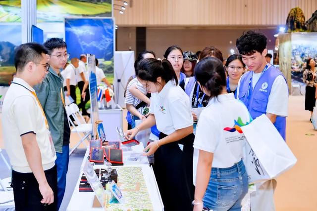 第22届中国—东盟博览会旅游展区：新亮点闪耀，科技与合作齐飞