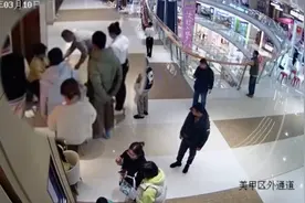 2岁女童被薄荷糖卡住喉咙“翻白眼”，宝妈和海底捞员工协力急救，五分钟让孩子脱险图片