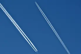 【天天科普】 飞机在天空飞行为什么会留下一道“白线”？图片