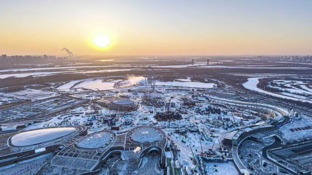 哈尔滨再掀旅游热：冰雪大世界“VIP票”炒至千元，跨年票已售出上万张