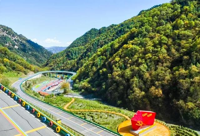 “环北龙山旅游风景道”获评“2025年度美丽公路项目”