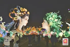 第31届自贡国际恐龙灯会首日盛况：火树银花浩如海 非遗辉映不夜天图片