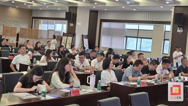 沿滩区举办“寻初心、悦科普、探创新、向未来”前沿科普报告会