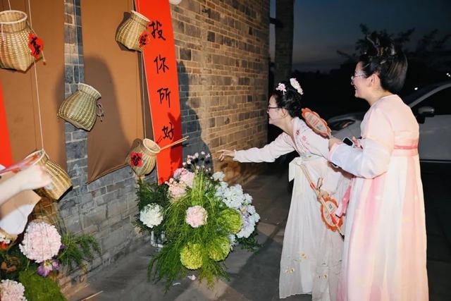 【团团严选】川渝一家亲—— 这场古风交友带你邂逅中式浪漫→