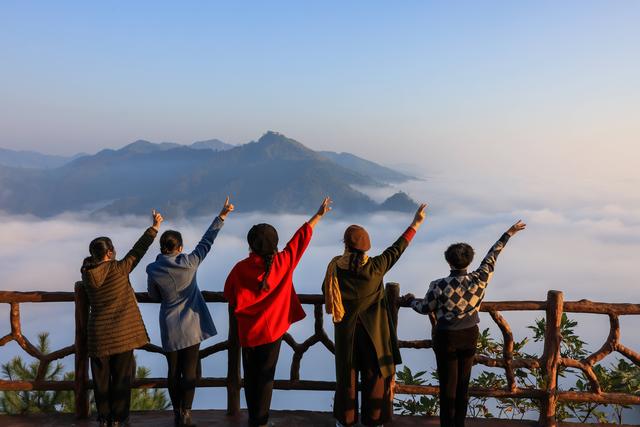 福地怀化·风物季｜云海流金醉洪江——洪江区密岩尖观日出掠影