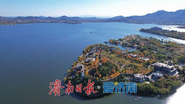 一年四季 泉在济南丨初冬雪野湖 “颜值” 在线 天蓝湖碧引客来