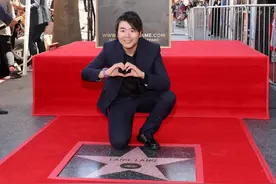 郎朗摘星好莱坞，成为亚洲首位获此殊荣的钢琴家图片
