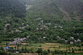 印度称在边境多处地点发现无人机图片