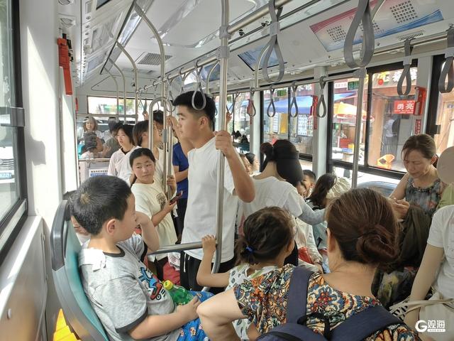 传递青岛温度！26万游客乘坐暑期免费公交专线畅享山海之旅