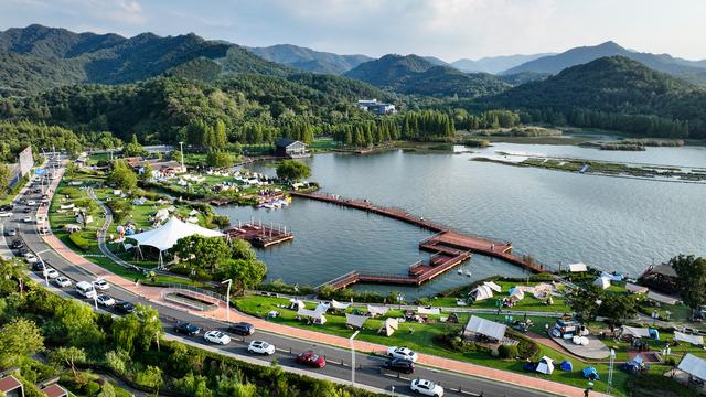 卖风景更“卖”风雅 宁波东钱湖前7月旅游收入增长超15%