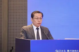 青岛国信集团与中国生物制药、青岛海洋生物医药研究院签约图片