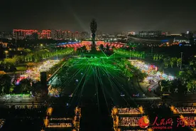 河北唐山：光影艺术秀上演视听盛宴图片