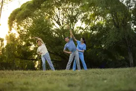 过上“FIRE生活”才发现，退休不是关键图片