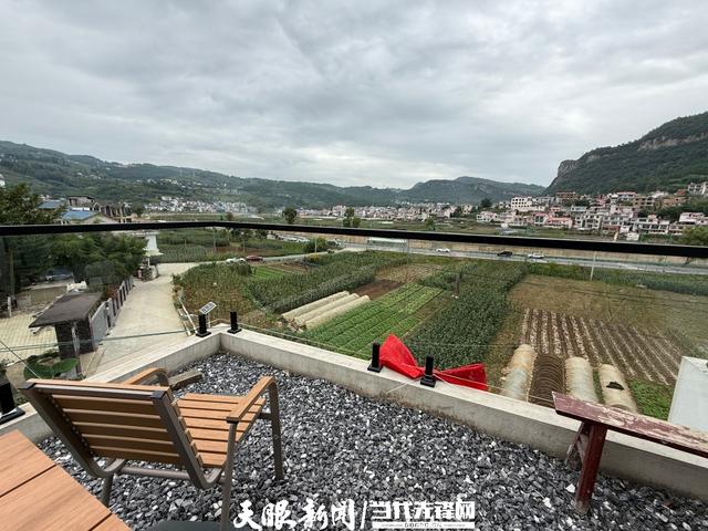 【绿色发展】凉都民宿火  “夏日村民”涌——六盘水三岔河畔避暑游客一床难求